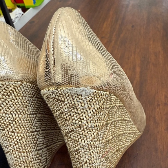 Lilly Pulitzer Gold Leather Metallic Wedge Heels Size 10M - Picture 6 of 9